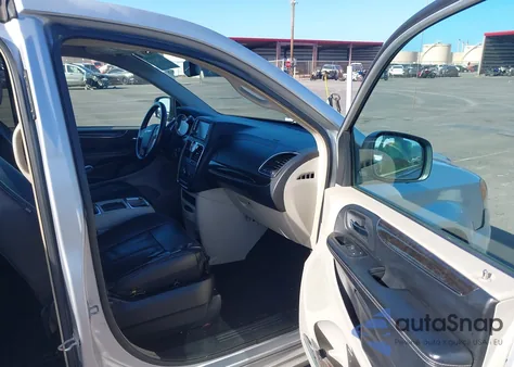 2012 Chrysler Town & Country Touring from USA, damaged, VIN 2C4RC1BG3CR286404